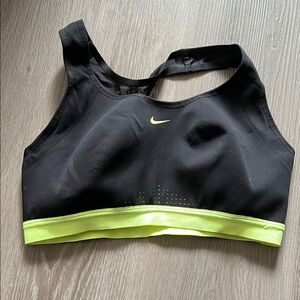 Nike Women's Black and Yellow Sports Bra